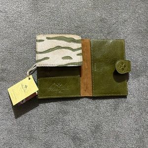 NWT PATRICIA NASH beautiful bi fold wallet